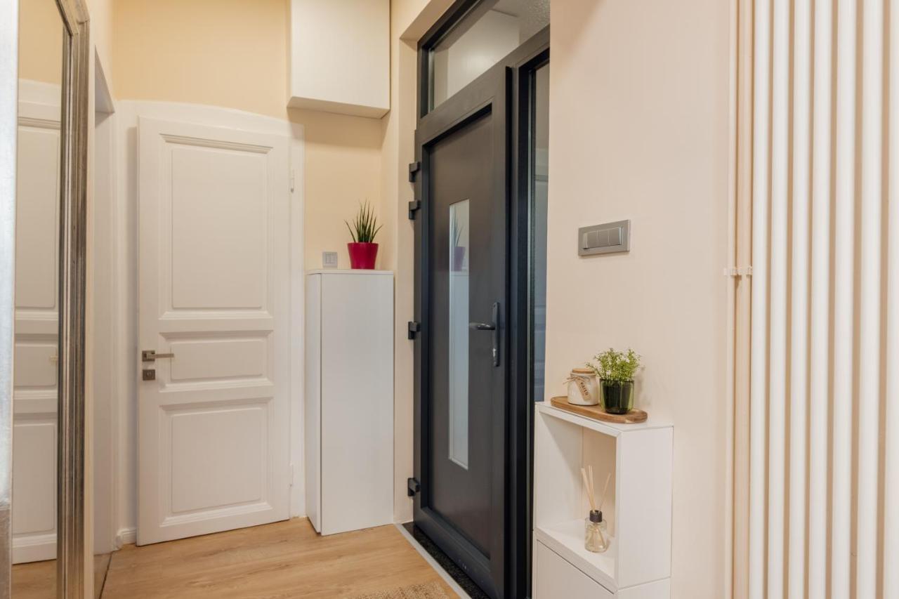 Mm Apartment Zagreb Buitenkant foto